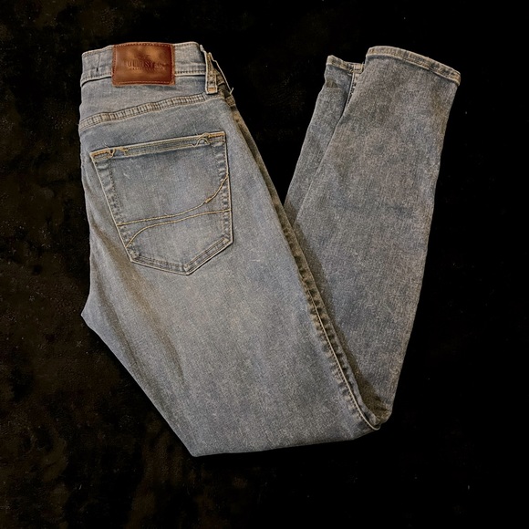 Hollister Jeans 28x30 - Picture 1 of 4